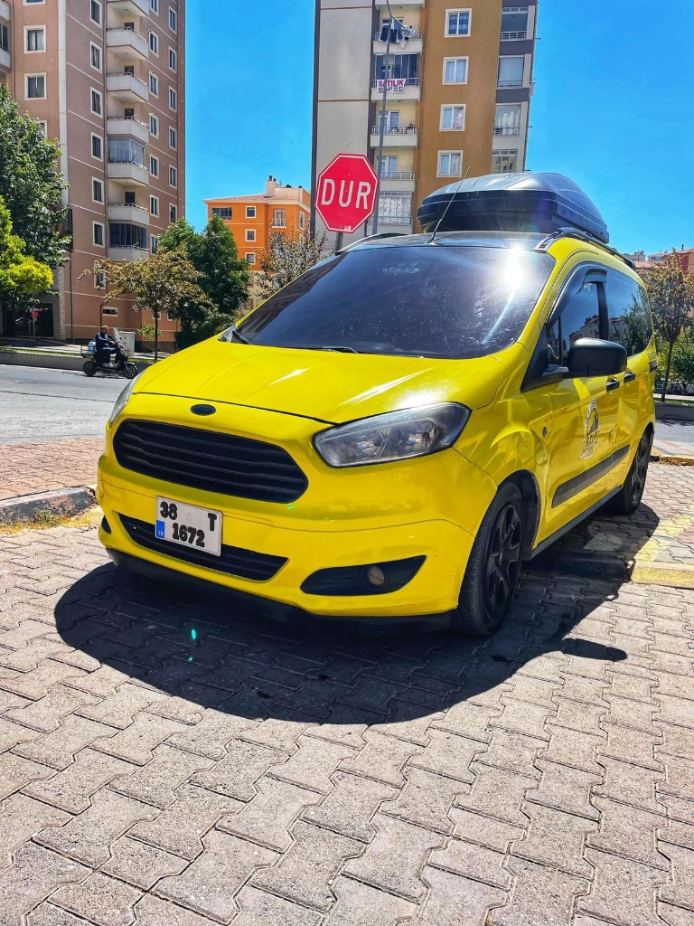 Talas Taksi – gündüz şehir görünümü